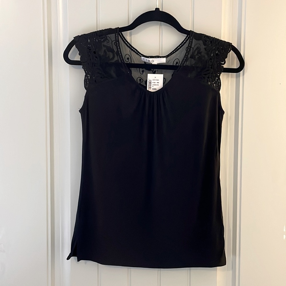 Sleeveless lace yoke top NWT XXS